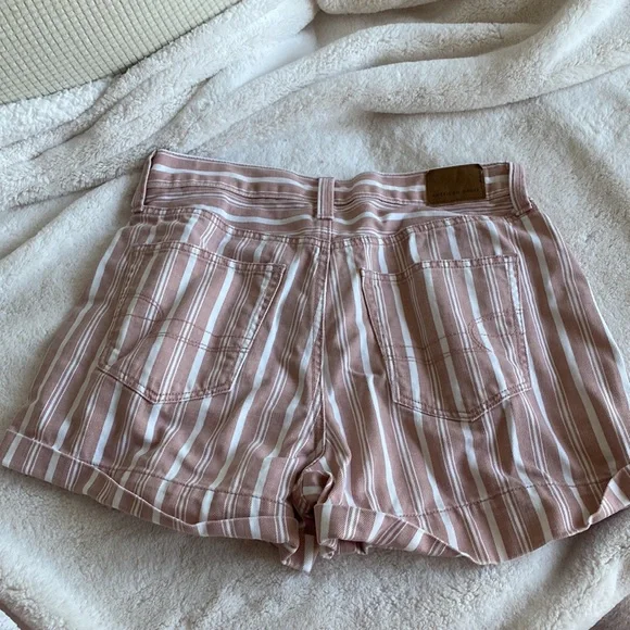 AEO Striped Mom Jean High Rise Shorts - Picture 4 of 5